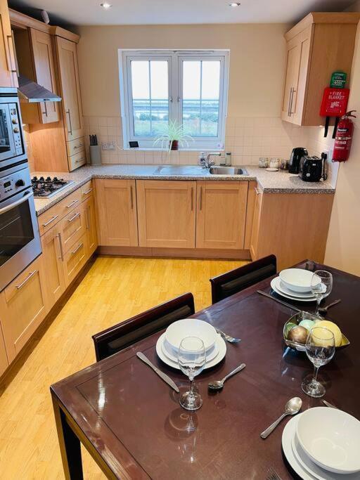 Workers Retreat - Sea View & Parking Villa Hartlepool Bagian luar foto
